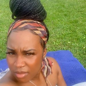 Meet your Posher, Crystal